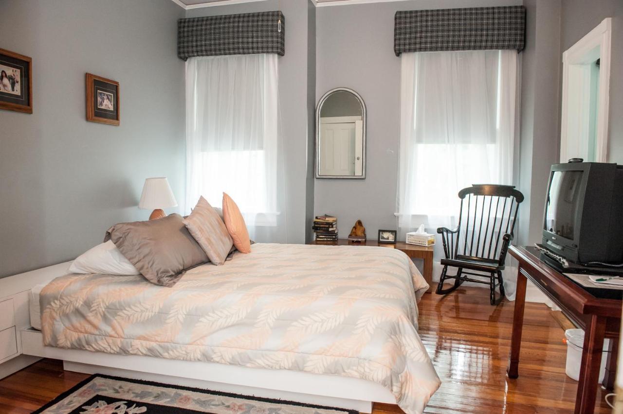 Cedars & Beeches Bed & Breakfast Лонг Бранч Экстерьер фото